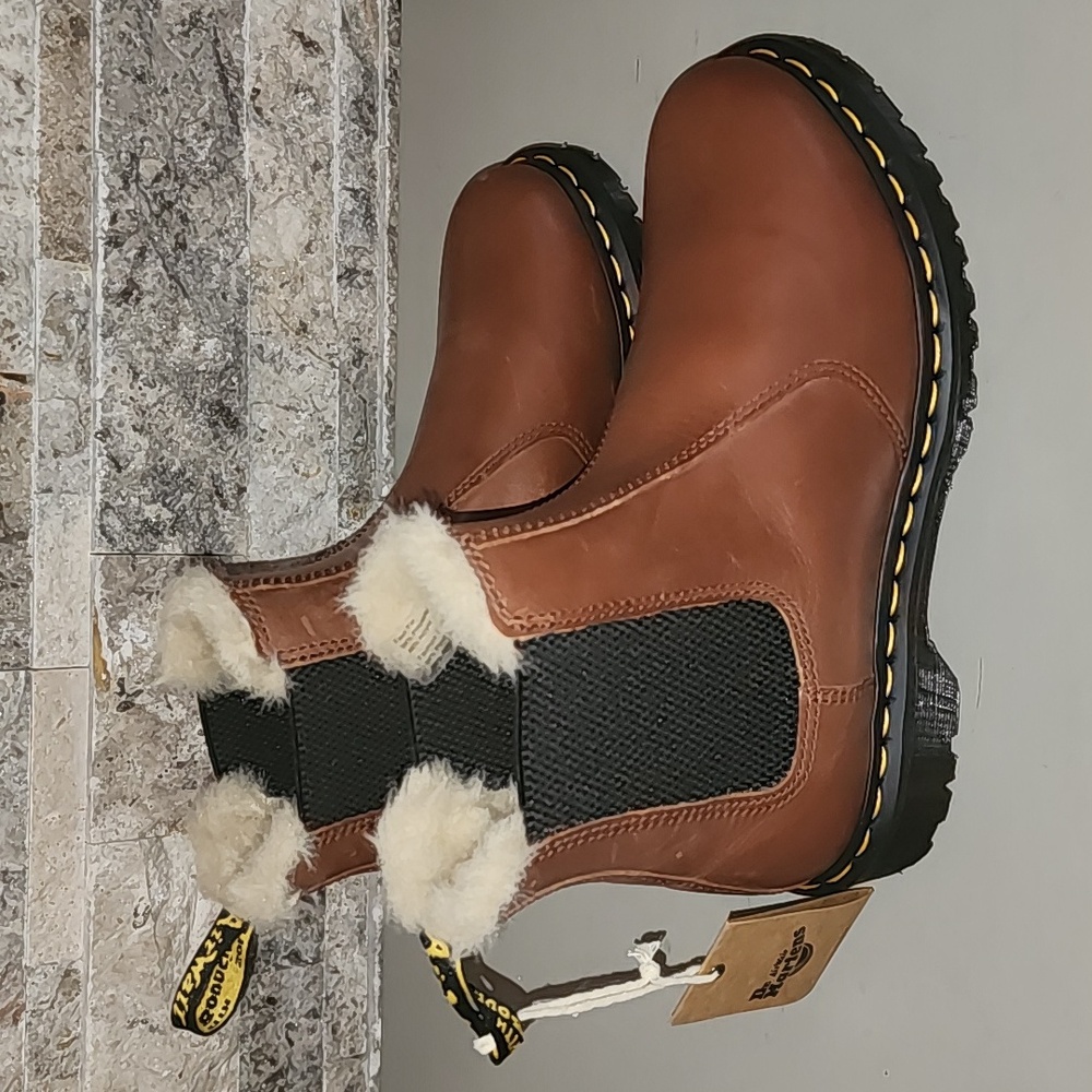 Dr. Martens Brown Leather Boots Winter Boots Brand New - Picture 2 of 10